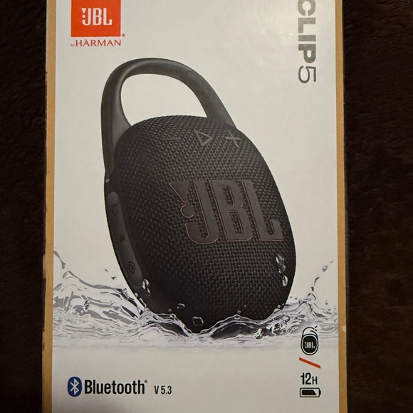 JBL Clip 5 Ultra-Portable Waterproof Speaker -BLACK- New - Sealed in the Box - Picture 8 of 13